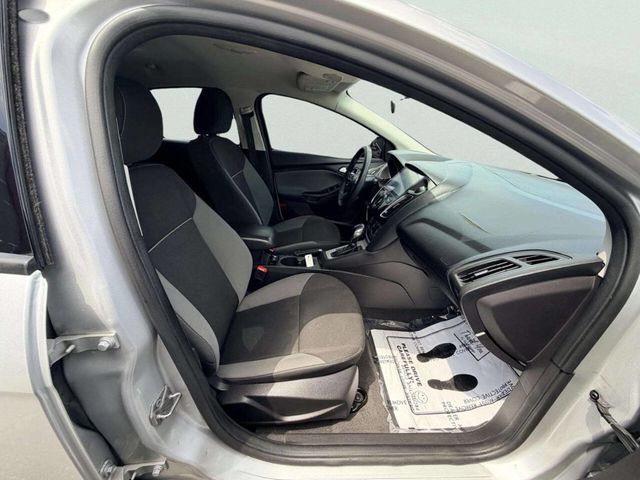 2014 Ford Focus 5dr Hatchback SE - 23044852 - 25