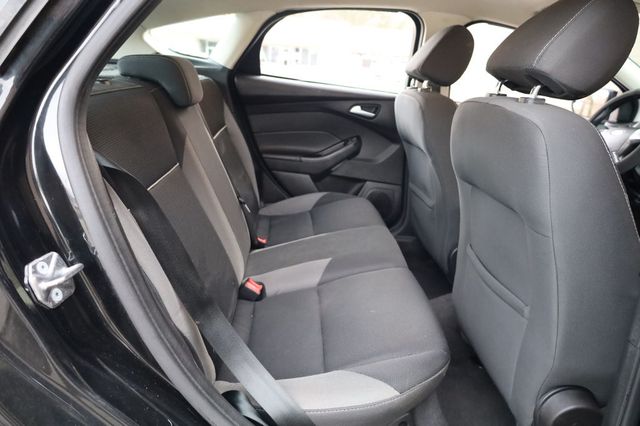 2014 Ford Focus 5dr Hatchback SE - 22969128 - 21