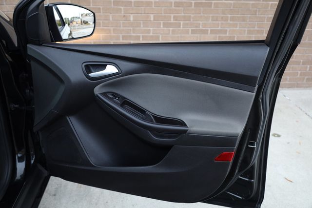 2014 Ford Focus 5dr Hatchback SE - 22969128 - 23