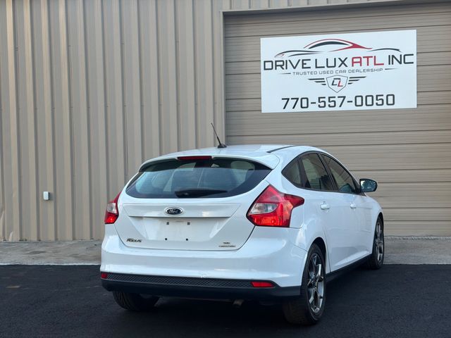 2014 Ford Focus 5dr Hatchback SE - 23061366 - 4