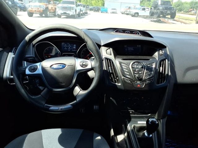 2014 Ford Focus 5dr Hatchback ST - 23037298 - 14