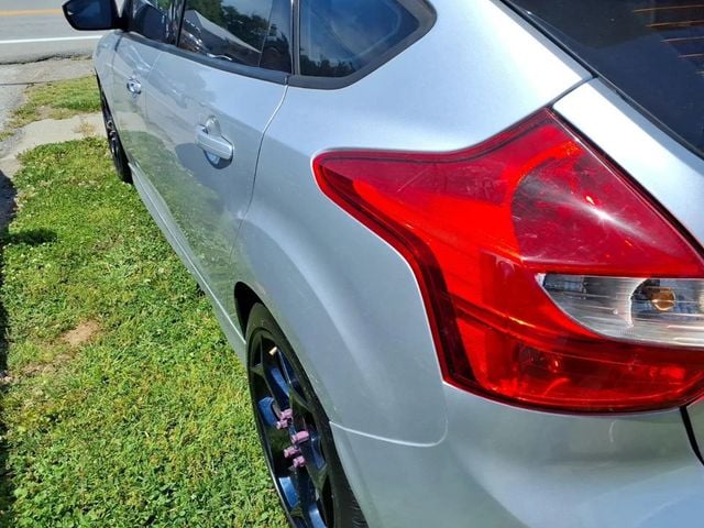 2014 Ford Focus 5dr Hatchback ST - 23037298 - 15