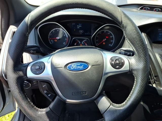 2014 Ford Focus 5dr Hatchback ST - 23037298 - 7
