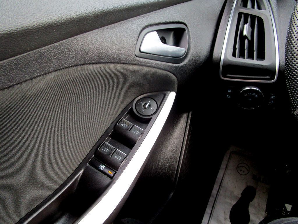 2014 Ford Focus 5dr Hatchback ST - 22400235 - 22