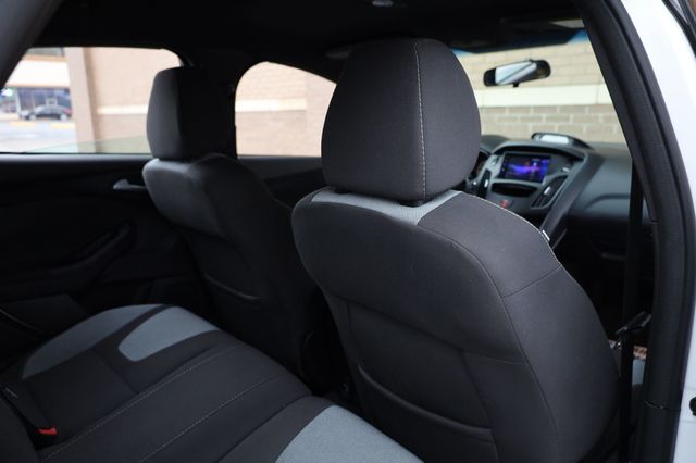 2014 Ford Focus 5dr Hatchback ST - 22970725 - 19
