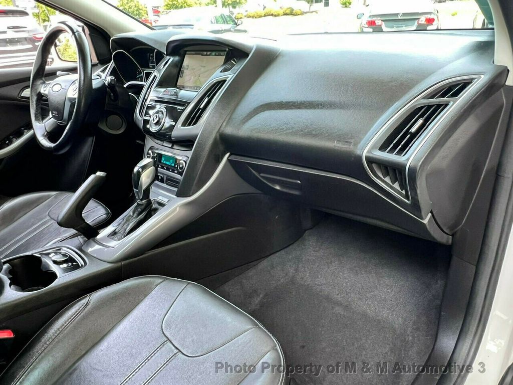 2014 Ford Focus 5dr Hatchback Titanium ** 1 owner ** - 21940259 - 11