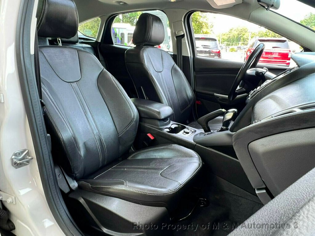 2014 Ford Focus 5dr Hatchback Titanium ** 1 owner ** - 21940259 - 12