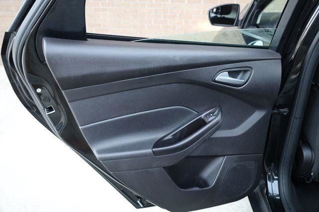 2014 Ford Focus SE - 23050872 - 15