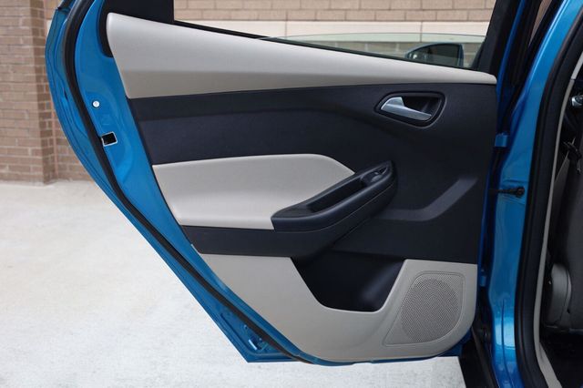2014 Ford Focus SE - 23074050 - 18