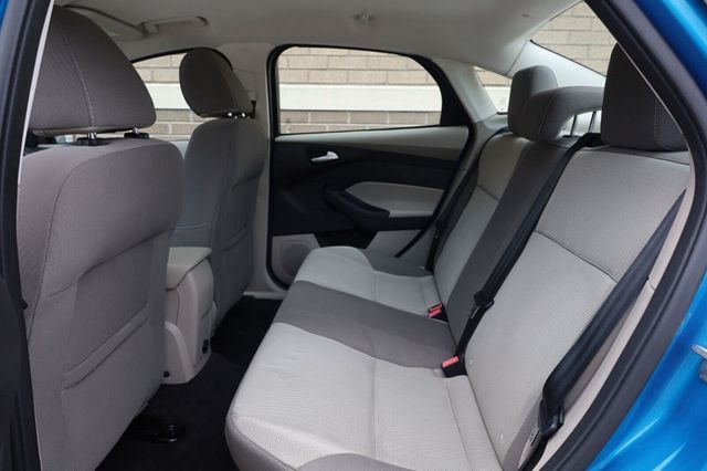 2014 Ford Focus SE - 23074050 - 19