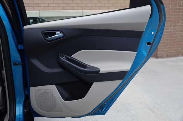 2014 Ford Focus SE - 23074050 - 21