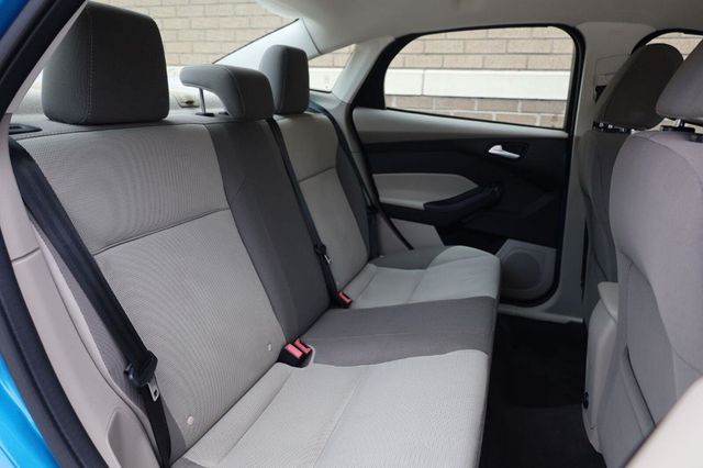 2014 Ford Focus SE - 23074050 - 23
