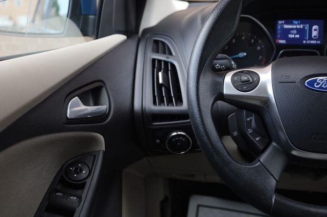 2014 Ford Focus SE - 23074050 - 30