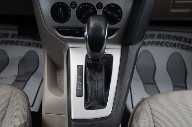 2014 Ford Focus SE - 23074050 - 36