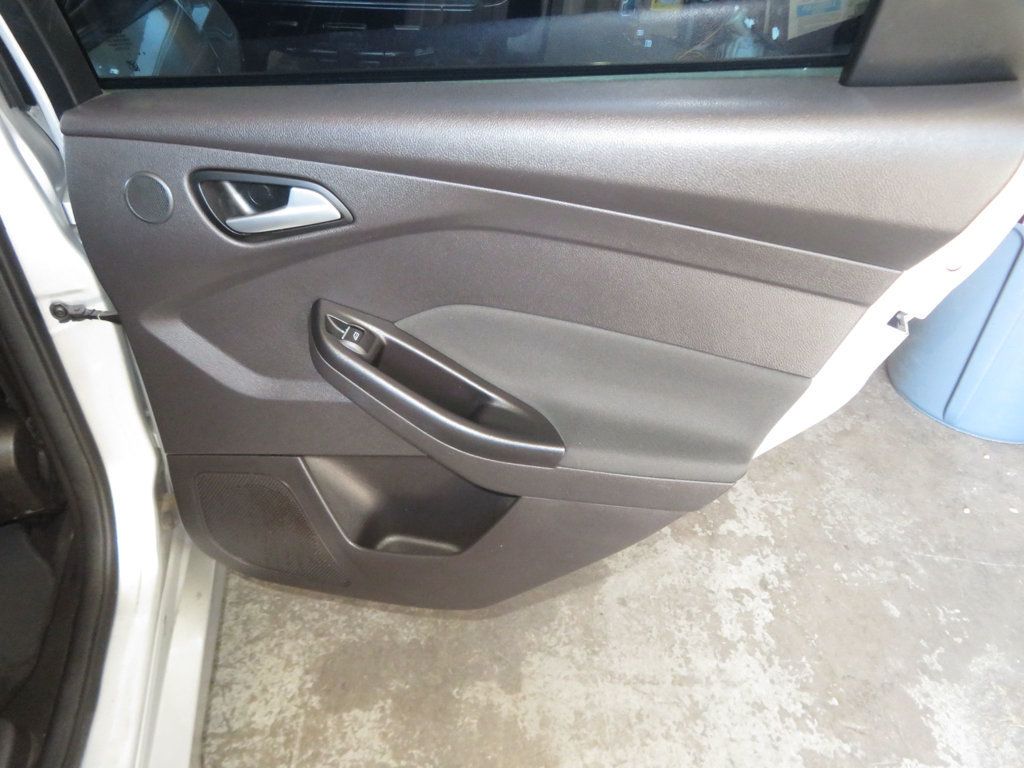 2014 Ford Focus ST FOCUS 4DR HATCHBACK EXTRA CLEAM 2.0 2 OWNER RECARO SEATS  - 23010976 - 25