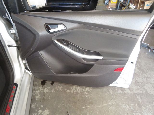 2014 Ford Focus ST FOCUS 4DR HATCHBACK EXTRA CLEAM 2.0 2 OWNER RECARO SEATS  - 23010976 - 29