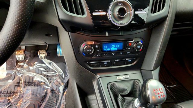 2014 Ford Focus ST Hatchback w/ ST2 Equipment Group & RECARO Sport Seats - 23095527 - 16