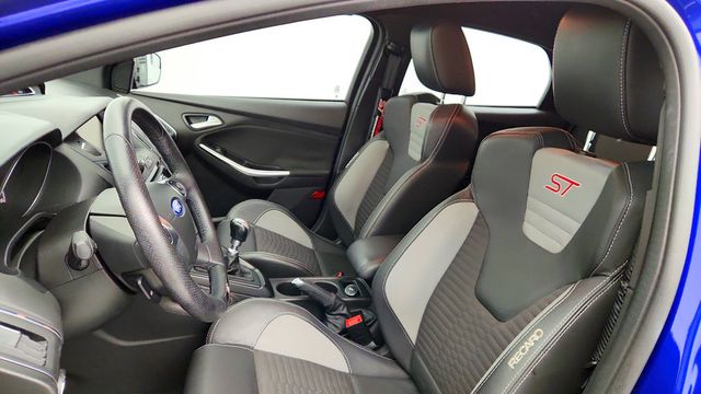 2014 Ford Focus ST Hatchback w/ ST2 Equipment Group & RECARO Sport Seats - 23095527 - 20