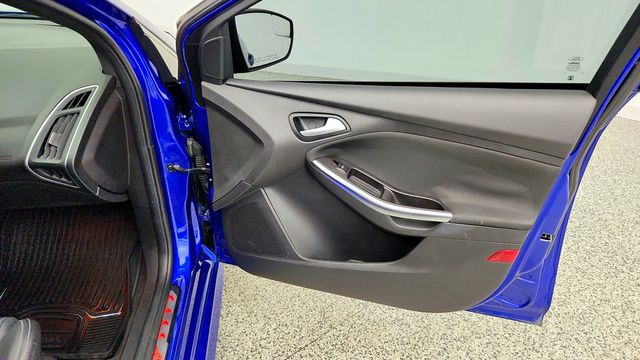 2014 Ford Focus ST Hatchback w/ ST2 Equipment Group & RECARO Sport Seats - 23095527 - 27