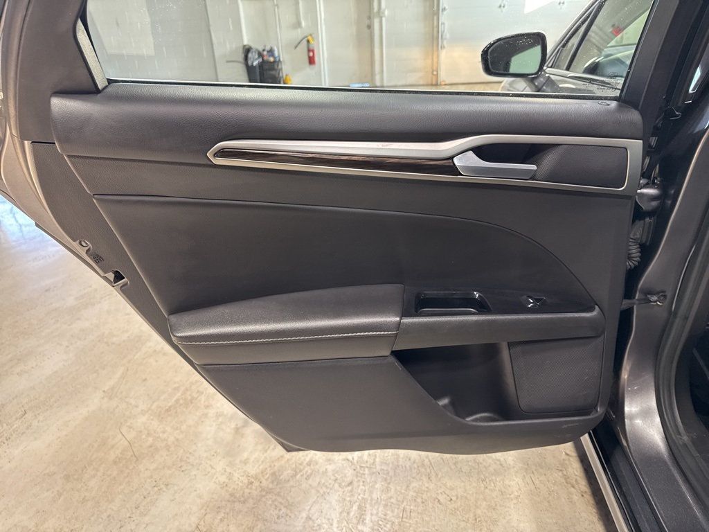 2014 Ford Fusion 4dr Sedan SE FWD - 22965405 - 33