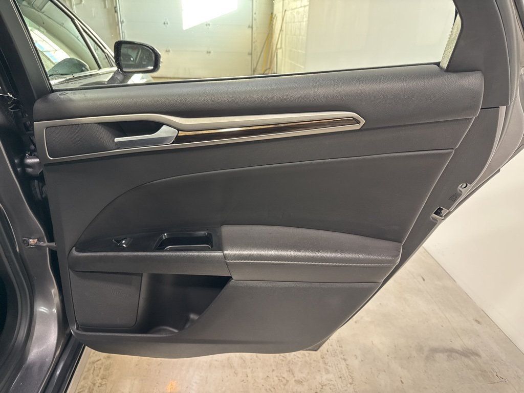 2014 Ford Fusion 4dr Sedan SE FWD - 22965405 - 38