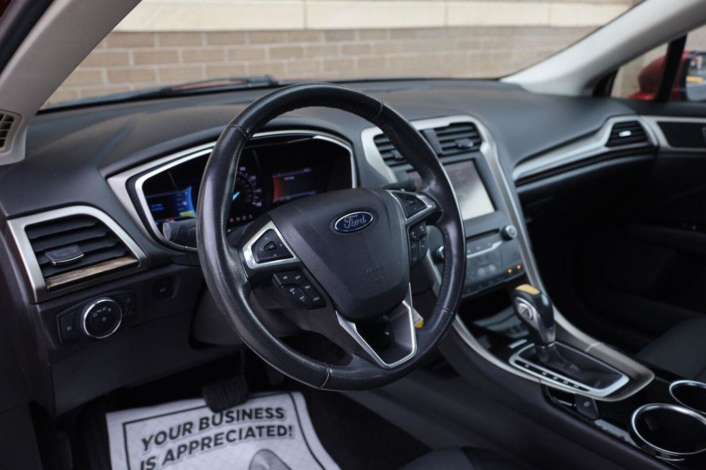 Ford Fusion photo 16
