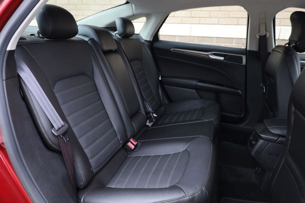 Ford Fusion photo 24