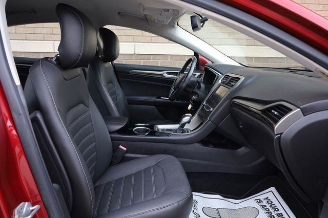 2014 Ford Fusion SE - 23092829 - 26