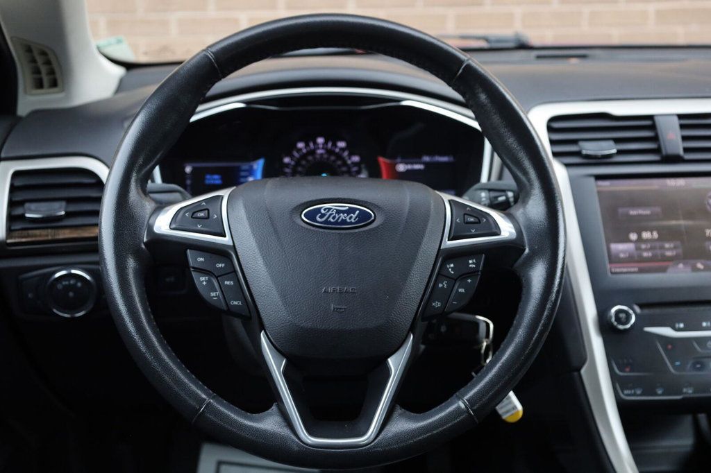 Ford Fusion photo 31