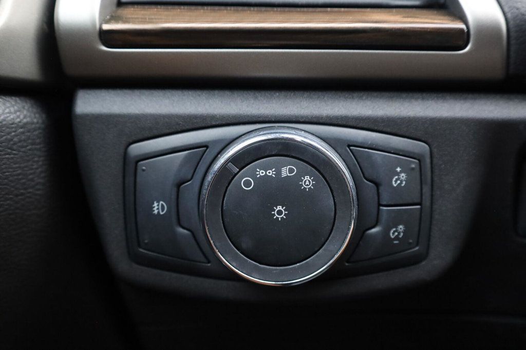 Ford Fusion photo 33