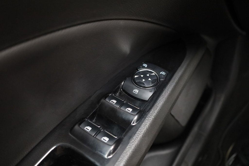 Ford Fusion photo 35