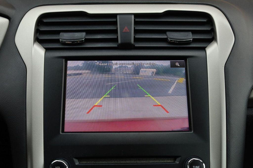 Ford Fusion photo 38