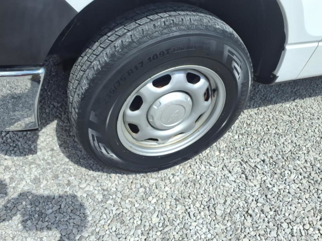 2014 Ford F-150 2WD SuperCab 145" XL - 22969479 - 4