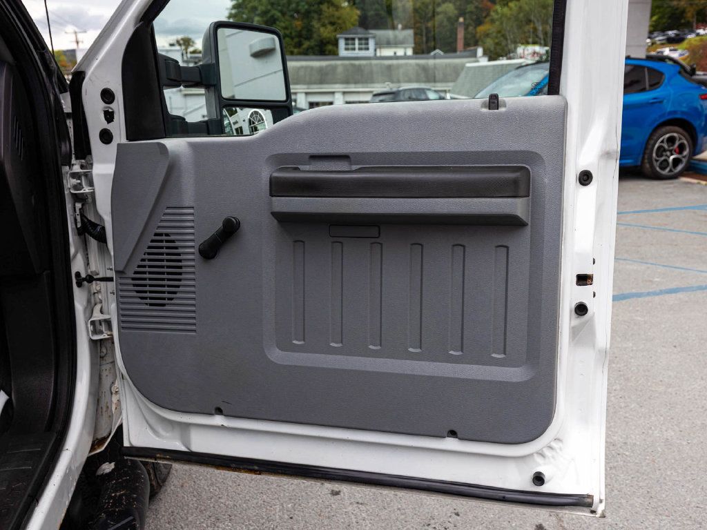 Ford F-250SD photo 13