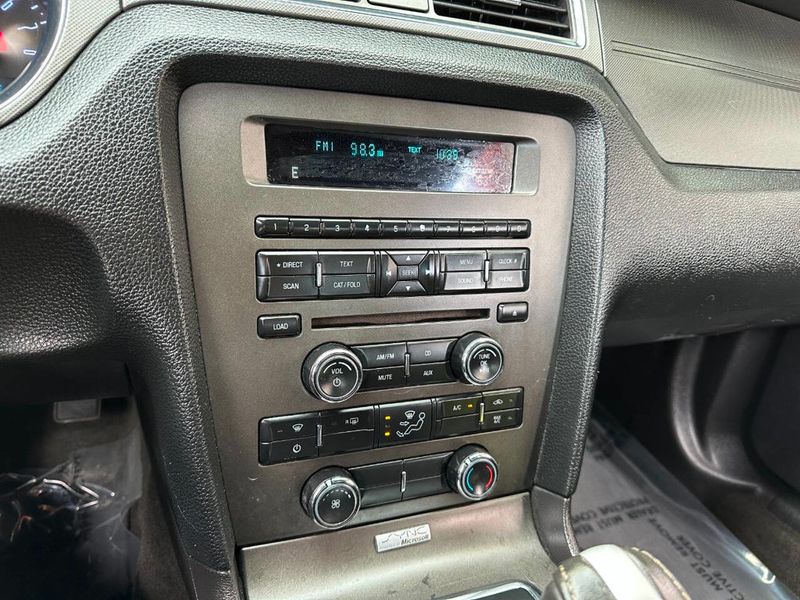 2014 Ford Mustang 2dr Convertible V6 - 22931919 - 36
