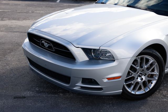 2014 Ford Mustang 2dr Convertible V6 - 22938612 - 25