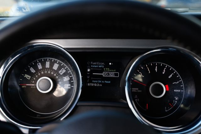 2014 Ford Mustang 2dr Convertible V6 - 22938612 - 30