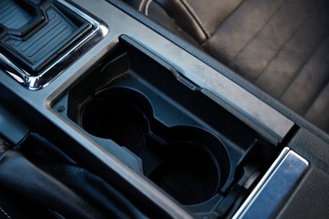 2014 Ford Mustang 2dr Convertible V6 - 22938612 - 38