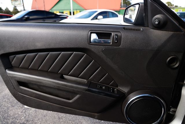 2014 Ford Mustang 2dr Convertible V6 - 22938612 - 41