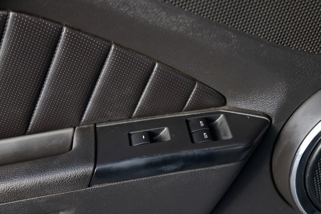 2014 Ford Mustang 2dr Convertible V6 - 22938612 - 43