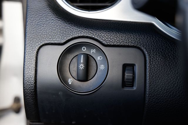 2014 Ford Mustang 2dr Convertible V6 - 22938612 - 44