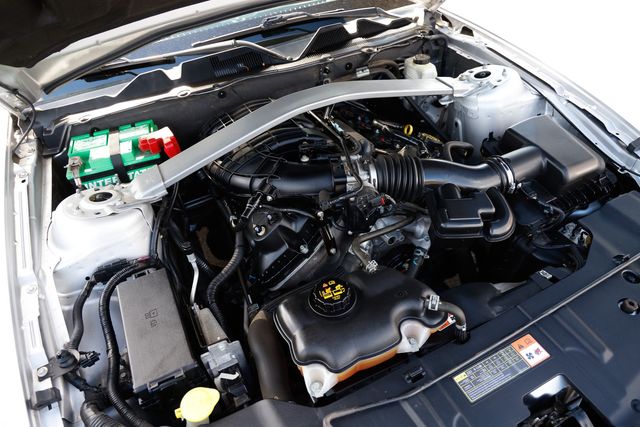 2014 Ford Mustang 2dr Convertible V6 - 22938612 - 46