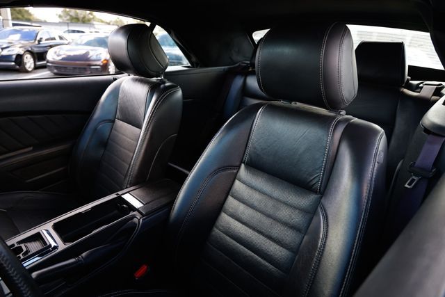 2014 Ford Mustang 2dr Convertible V6 - 22938612 - 5