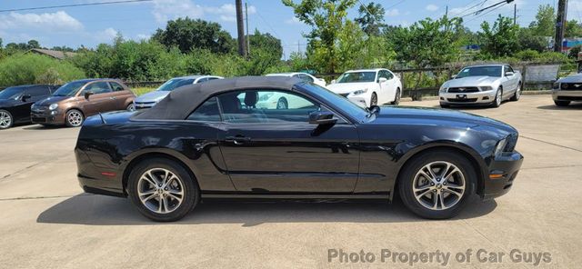 2014 Ford Mustang 2dr Convertible V6 - 20967296 - 9