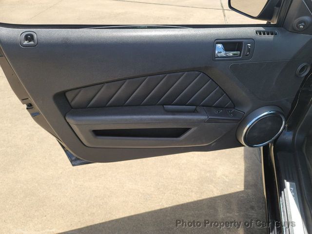 2014 Ford Mustang 2dr Convertible V6 - 20967296 - 15