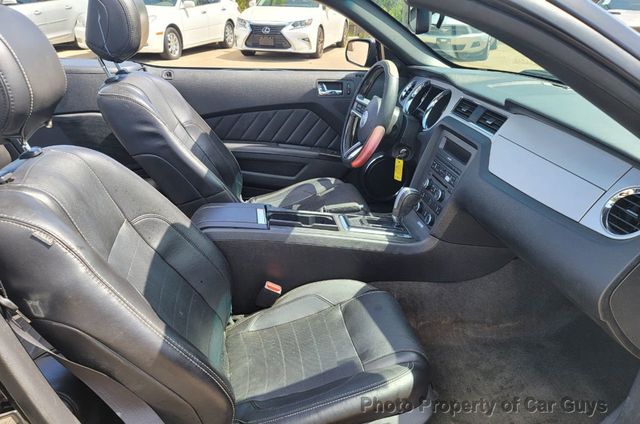 2014 Ford Mustang 2dr Convertible V6 - 20967296 - 16