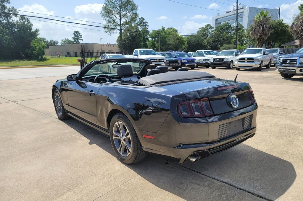 2014 Ford Mustang 2dr Convertible V6 - 20967296 - 4