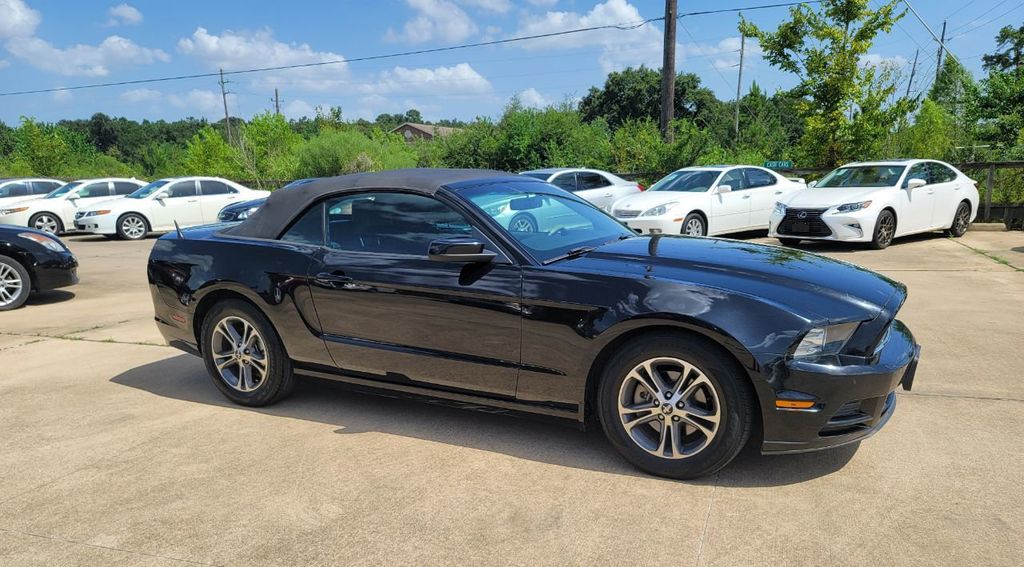 2014 Ford Mustang 2dr Convertible V6 - 20967296 - 8