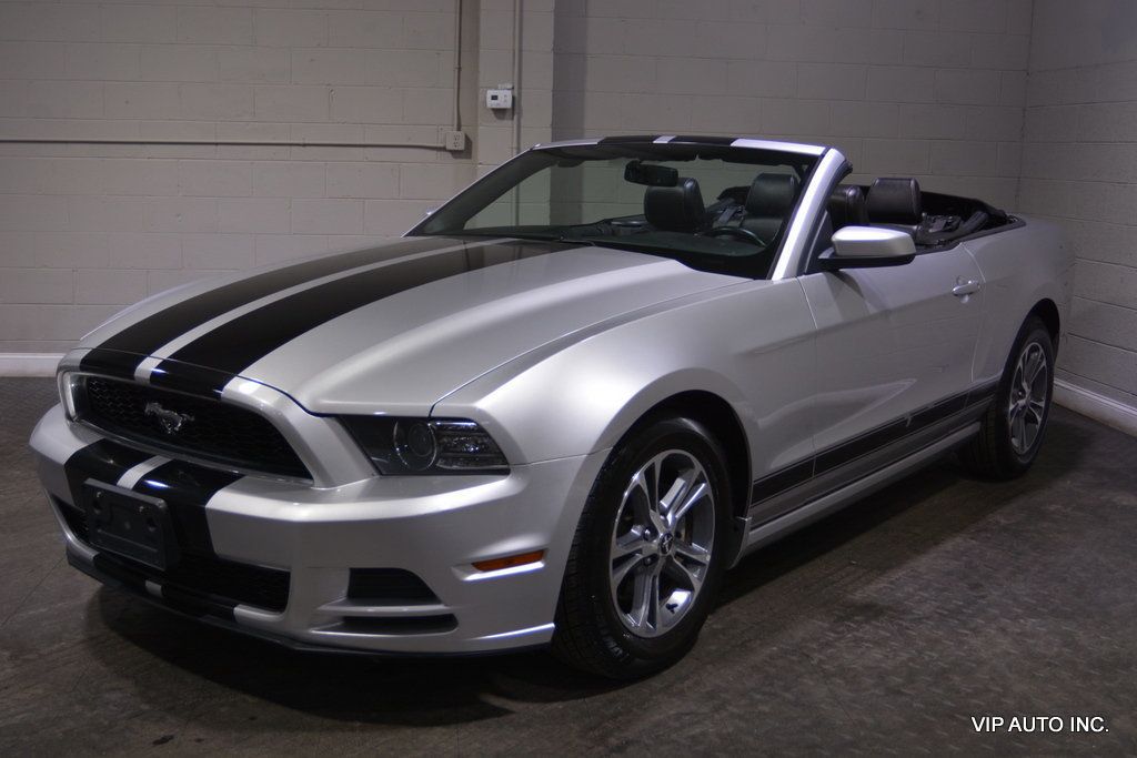2014 Ford Mustang 2dr Convertible V6 - 22273420 - 39