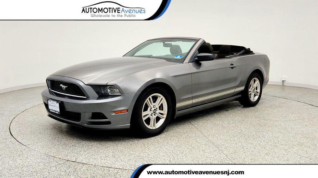 2014 Ford Mustang 2dr Convertible V6 w/ Equipment Group 102A - 23020946 | Video 1